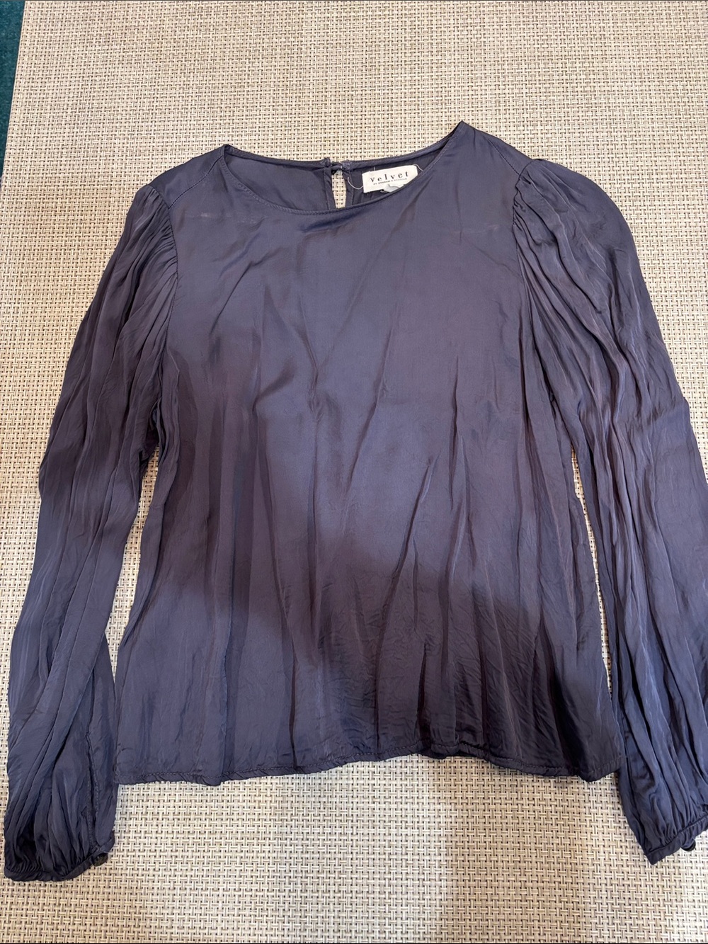 Velvet by Graham & Spencer Slate Navy Long-Sleeve Pleated-Sleeve Blouse